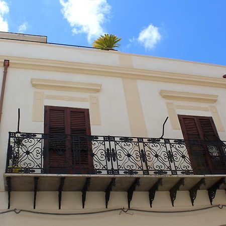 דירות קאסטלמארה דל גולפו Palazzo Taormina מראה חיצוני תמונה