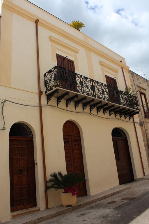 דירות קאסטלמארה דל גולפו Palazzo Taormina מראה חיצוני תמונה