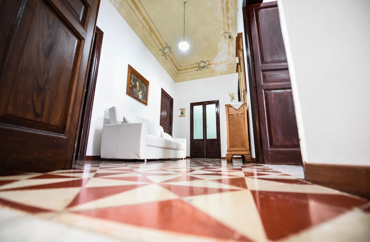 דירות קאסטלמארה דל גולפו Palazzo Taormina מראה חיצוני תמונה